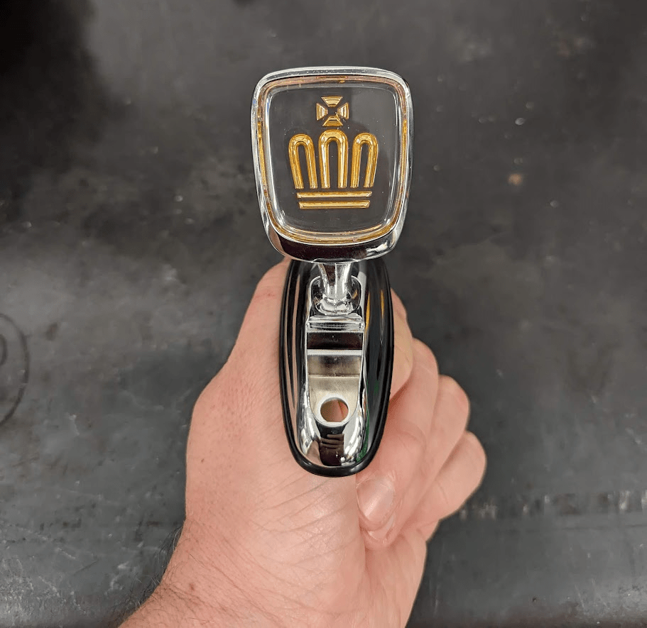 XAT Racing > JDM Toyota Crown JZS155 9599 S150 2JZGE hardtop > Crown Hood Emblem JZS155 sedan